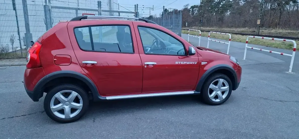 Gebraucht Dacia Sandero Stepway 84 PS (61 kW) 2012 Rot Limousine