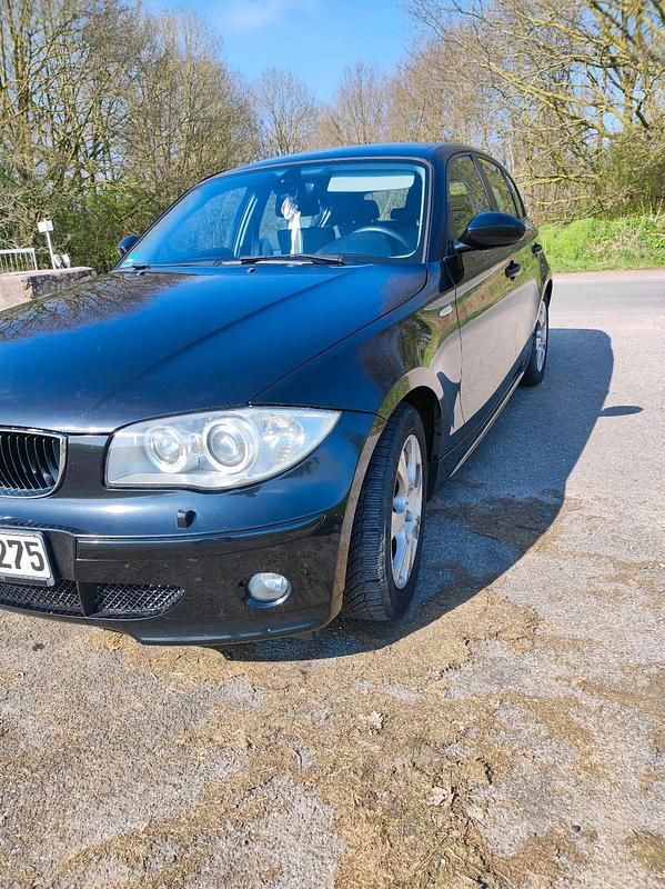 Gebraucht BMW 118 122 PS (89 kW) 2006 Schwarz Kleinwagen