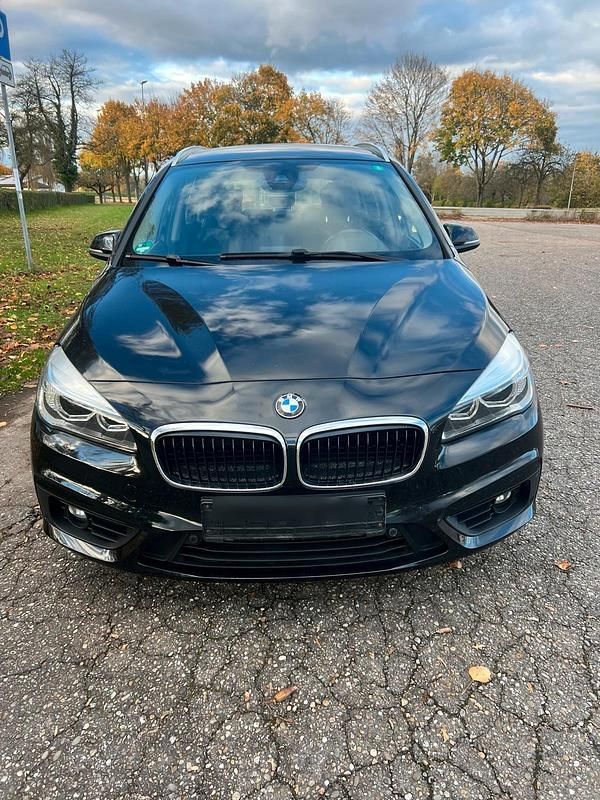Schwarz Gebraucht 2017 BMW 218 Kombi | 12.500 € (Fairer Preis) - Bild 1/4