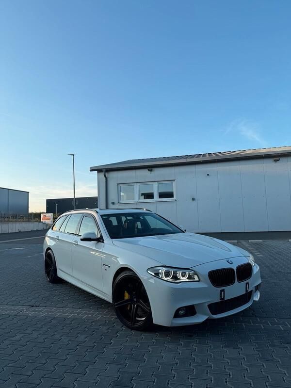 Weiß Gebraucht 2017 BMW 530 Kombi | 24.999 € (Fairer Preis) - Bild 1/4