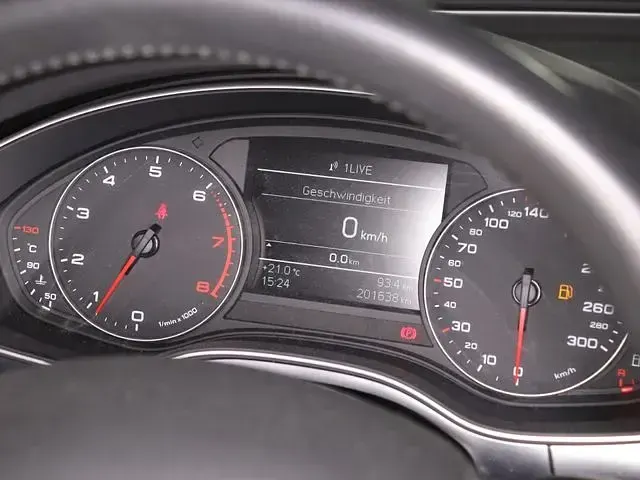 Gebraucht Audi A6 179 PS (131 kW) 2012 Phantomschwarz perleffekt (metallic) Kombi
