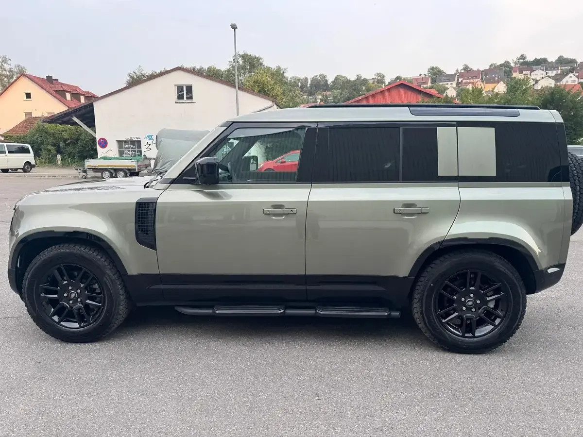 Gebraucht Land Rover Defender S 200 PS (147 kW) 2025 Grün SUV