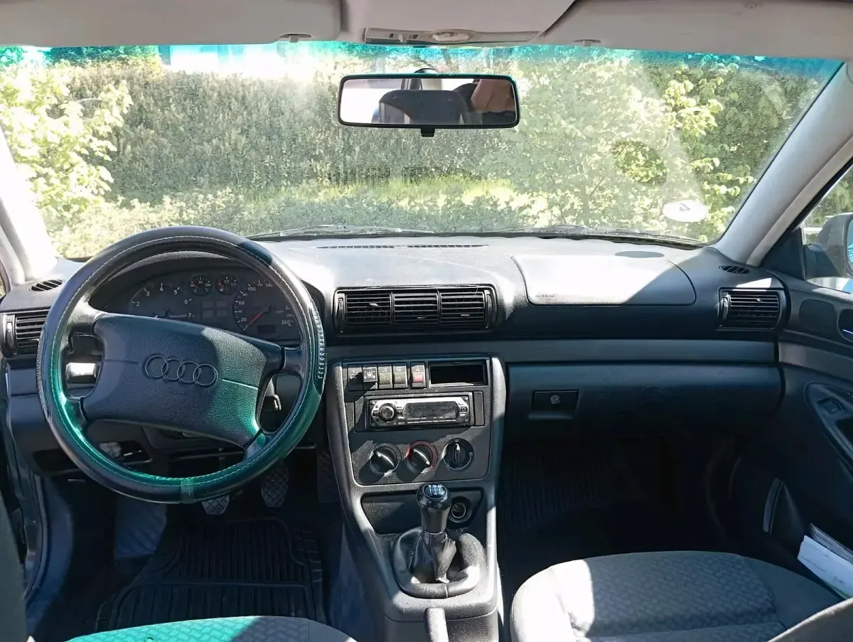 Używany Audi A4 101 KM (74 kW) 1996 Sedan/Limuzyna