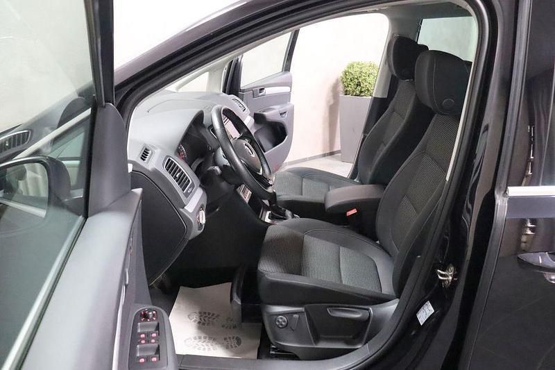 Gebraucht VW Sharan Comfortline 150 PS (110 kW) 2020 Deep black metallic Van / Kleinbus