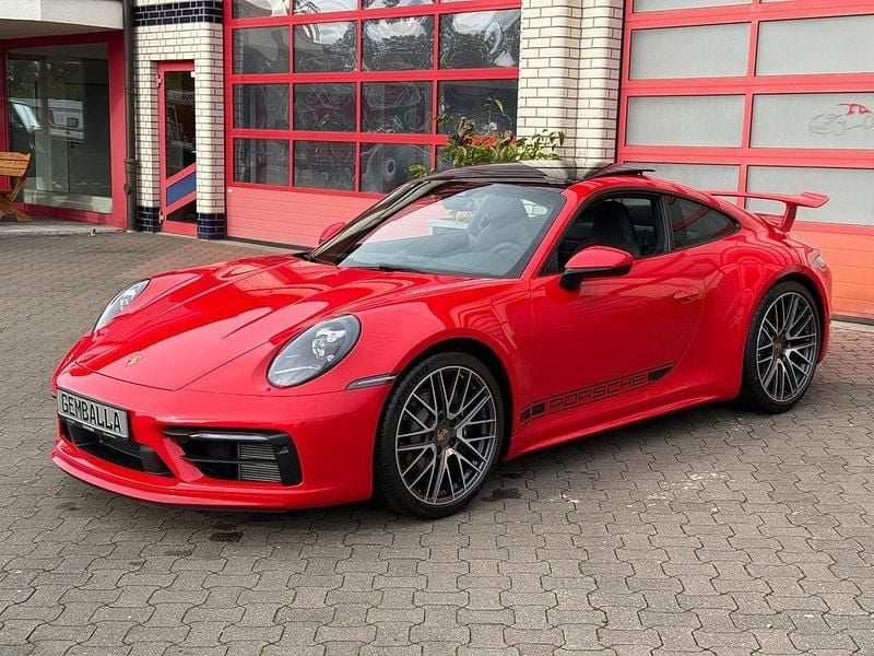 Rot Neu 2025 Porsche 911 Carrera Sport Coupé | 134.950 € (Superpreis) - Bild 1/4
