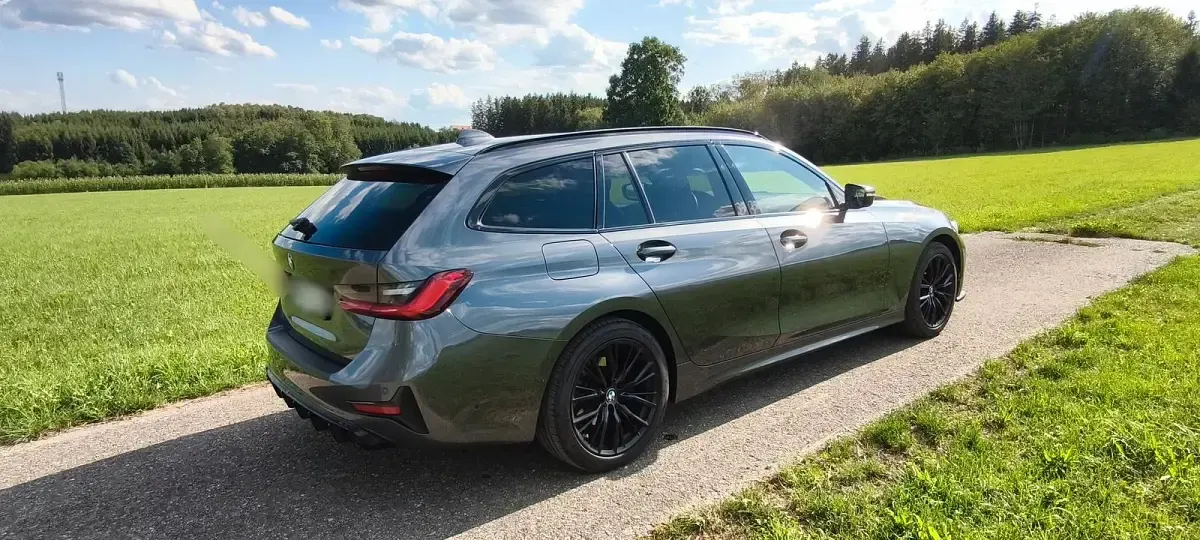 Gebraucht BMW 320 Sport Line 190 PS (139 kW) 2021 Grau Kombi