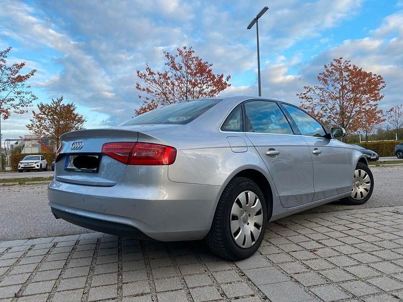 Gebraucht Audi A4 Ambiente 150 PS (110 kW) 2015 Silber Limousine