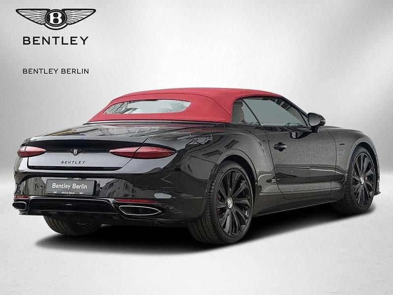 Neu Bentley Continental Mulliner 782 PS (575 kW) 2026 Schwarz Cabrio