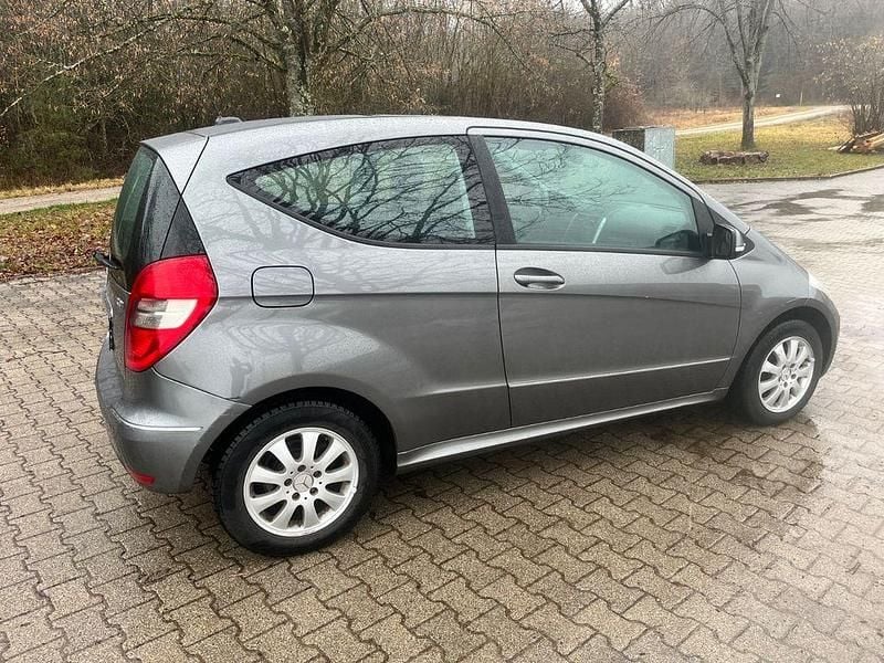 Gebraucht Mercedes A180 109 PS (80 kW) 2010 Grau Kleinwagen