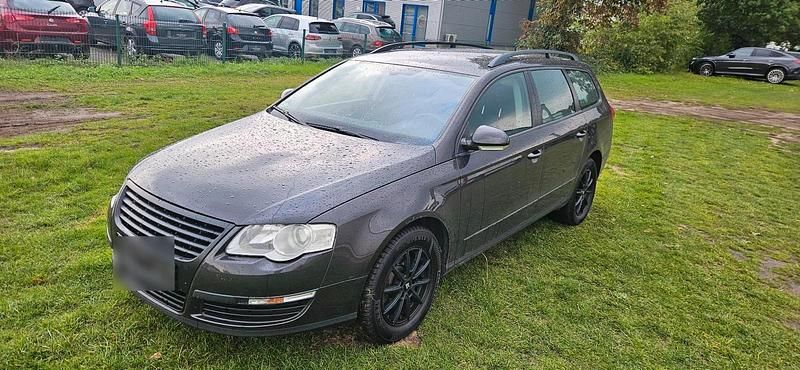 Usata VW Passat 160 CV (117 kW) 2009 Marrone Station wagon