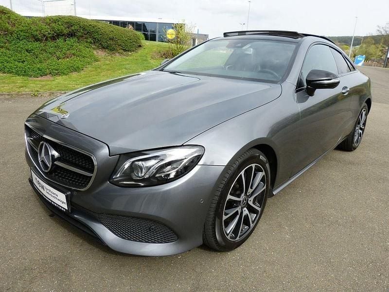 Selenitgrau metalliclack Gebraucht 2019 Mercedes E220 Coupé | 29.950 € (Superpreis) - Bild 1/4