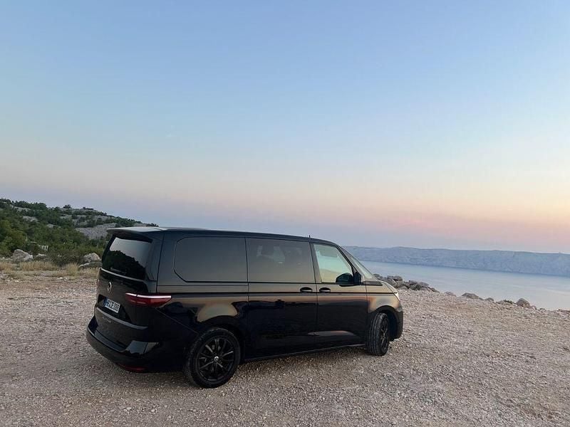 Gebraucht VW Multivan Life 150 PS (110 kW) 2023 Schwarz Van