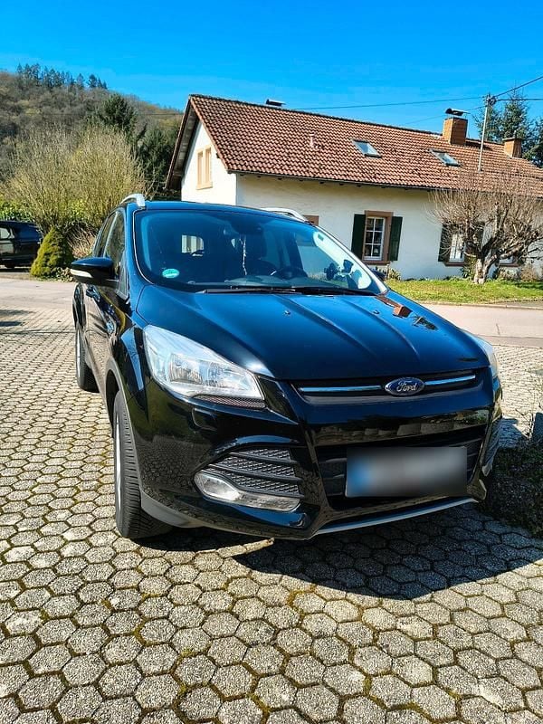 Second-hand Ford Kuga 120 CP (88 kW) 2016 Negru SUV