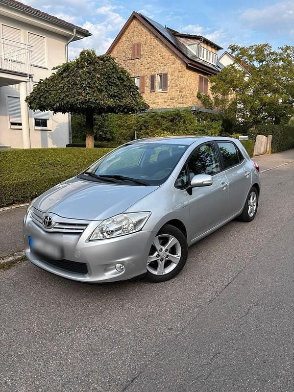 Silber Gebraucht 2011 Toyota Auris Kleinwagen | 5.400 € (Superpreis) - Bild 1/4