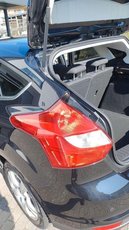 Gebraucht Ford Focus Titanium 125 PS (91 kW) 2013 Schwarz Limousine