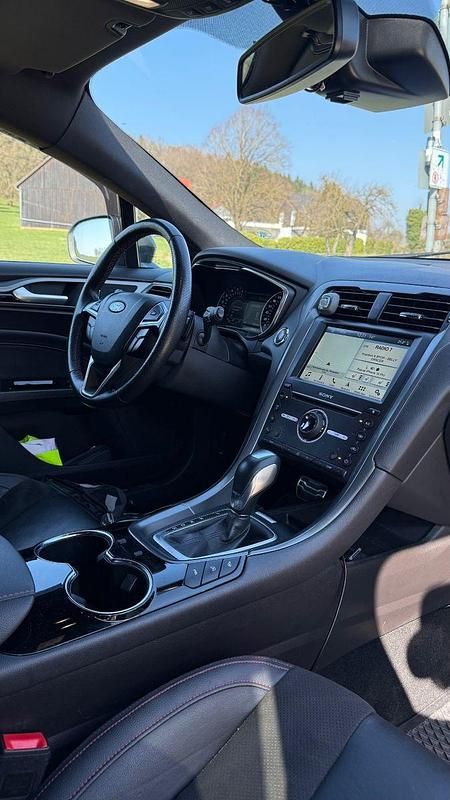 Gebraucht Ford Mondeo ST 209 PS (153 kW) 2018 Grau Kombi