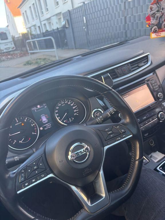 Braun Gebraucht 2018 Nissan Qashqai Tekna+ SUV | 15.599 € (Fairer Preis) - Bild 1/4