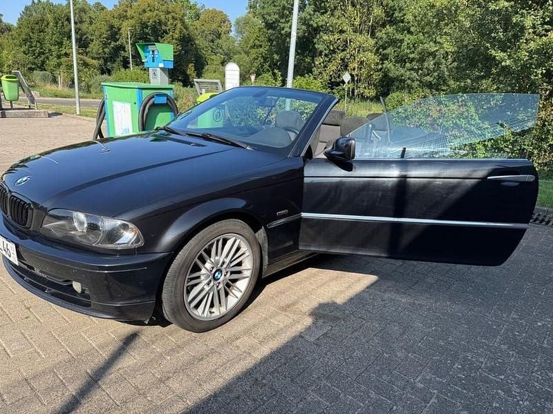 Gebraucht BMW 320 Cabriolet Sport Line 170 PS (125 kW) 2003 Schwarz Cabrio