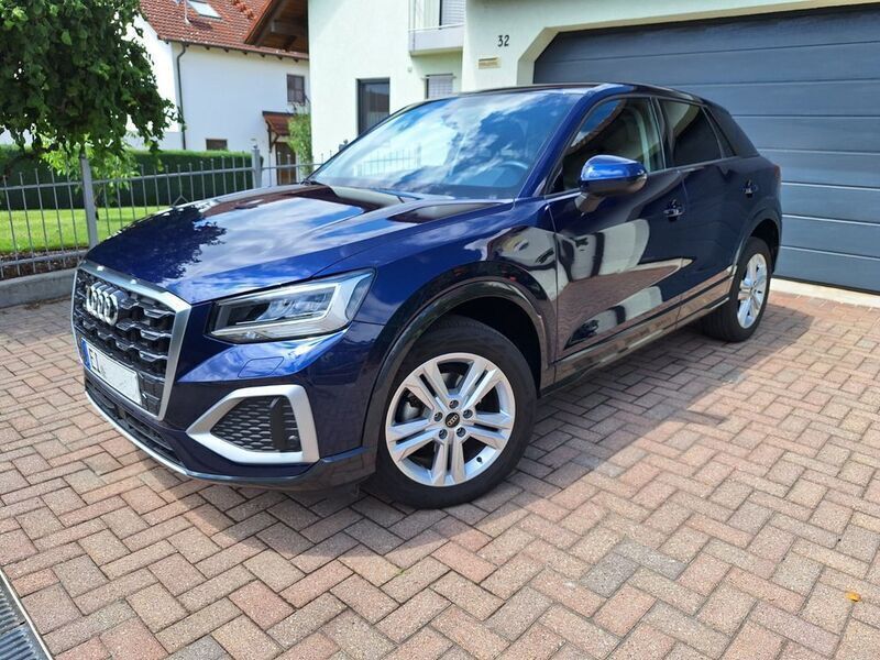 Blau Gebraucht 2022 Audi Q2 Advanced SUV | 21.900 € (Fairer Preis) - Bild 1/4