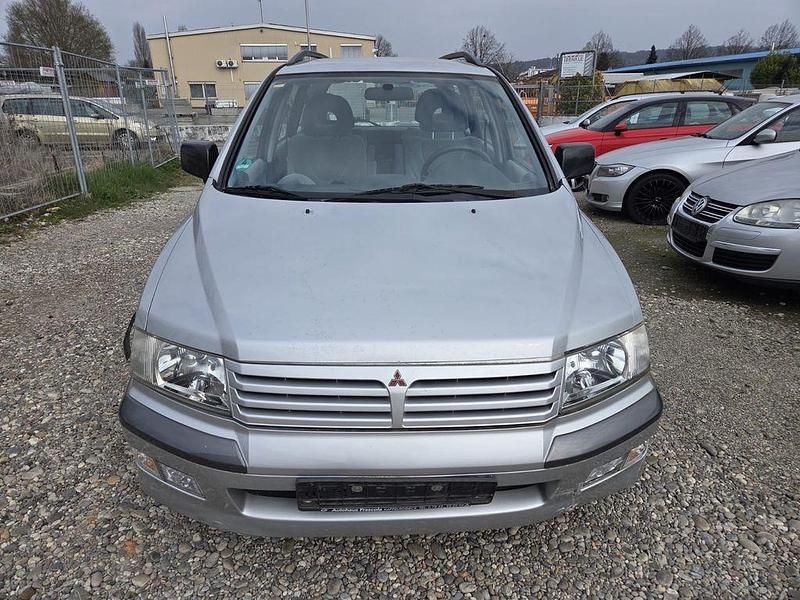Gebraucht Mitsubishi Space Wagon 150 PS (110 kW) 1999 Silber Van / Kleinbus