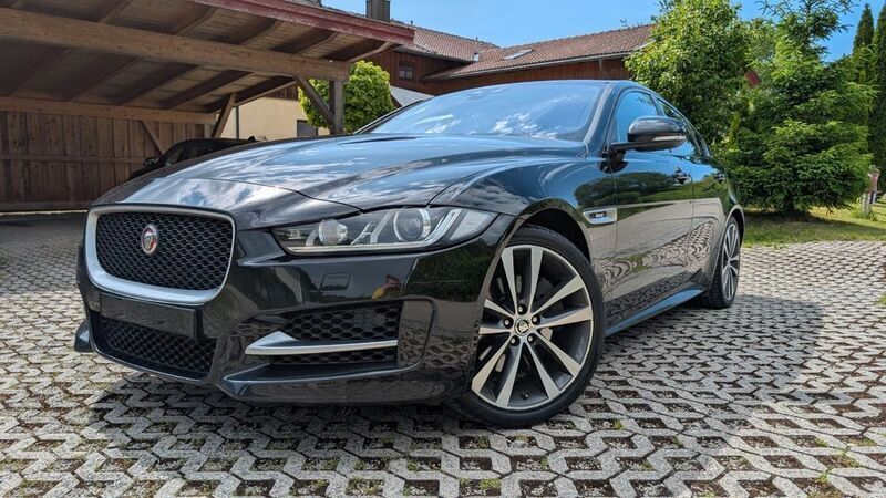 Schwarz Gebraucht 2016 Jaguar XE R-Sport Limousine | 15.000 € (Etwas zu teuer) - Bild 1/4