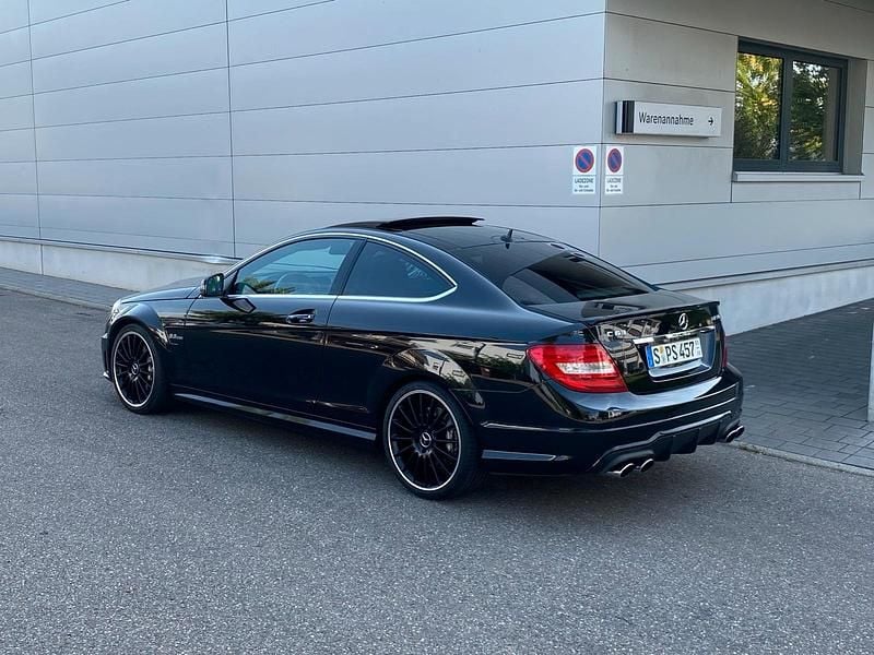 Schwarz Gebraucht 2012 Mercedes C63 AMG AMG Coupé | 44.000 € (Fairer Preis) - Bild 1/4