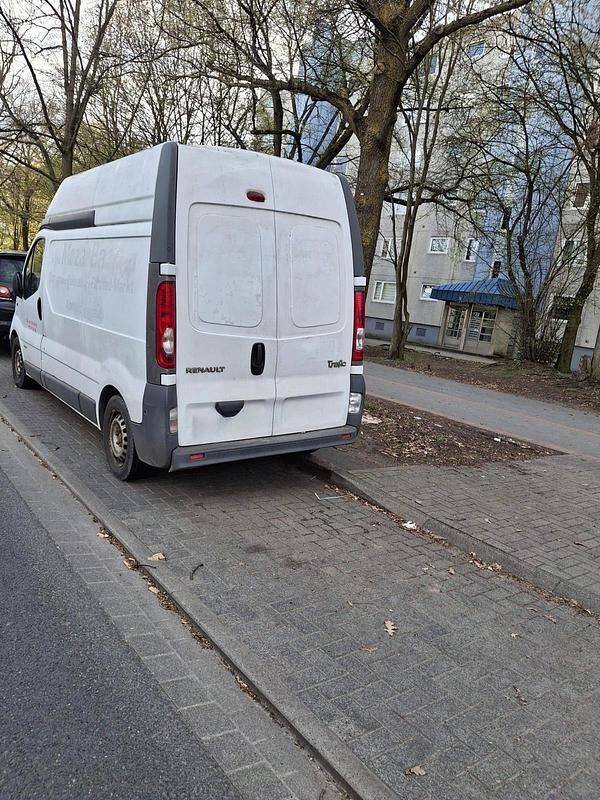 Gebraucht Renault Trafic 114 PS (83 kW) 2007 Weiß Van / Kleinbus