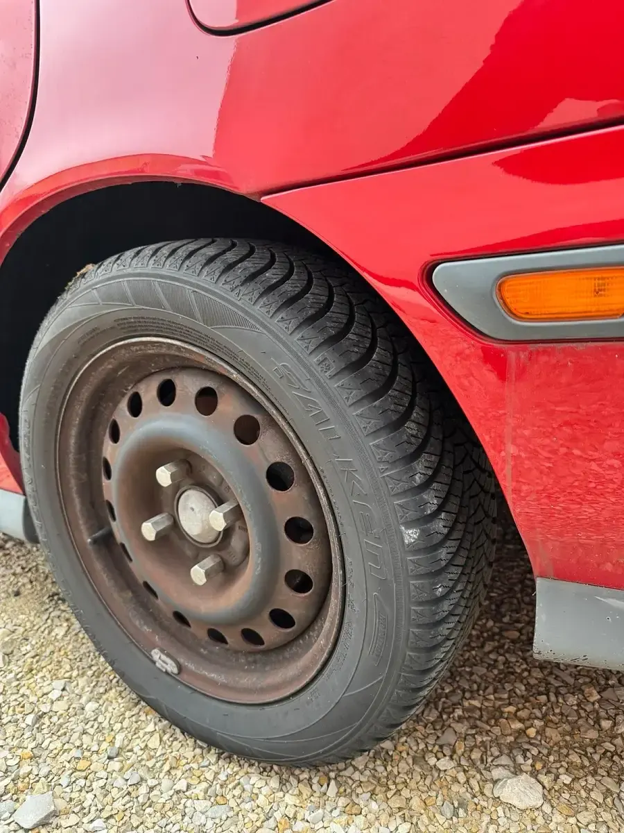Gebraucht Volvo V40 115 PS (84 kW) 1997 Rot Kombi