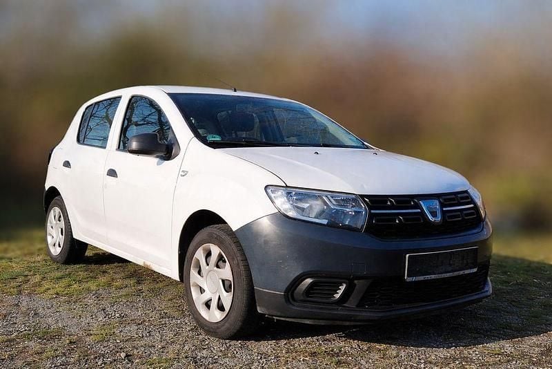 Gebraucht Dacia Sandero 73 PS (53 kW) 2017 Weiß Limousine