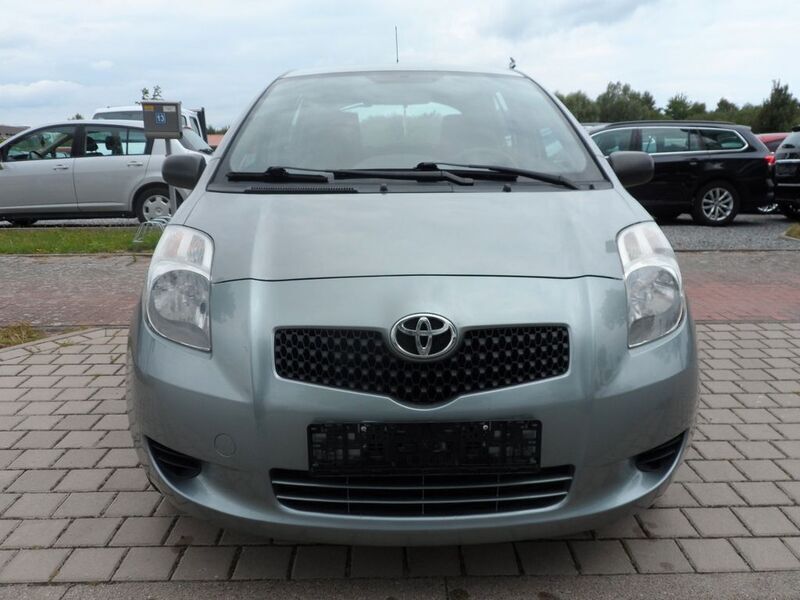 Gebraucht Toyota Yaris Cool 69 PS (50 kW) 2008 Grau Limousine