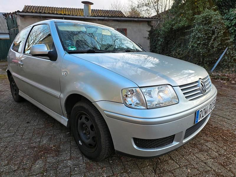 Gebraucht VW Polo Edition 50 PS (36 kW) 2001 Silber Kleinwagen