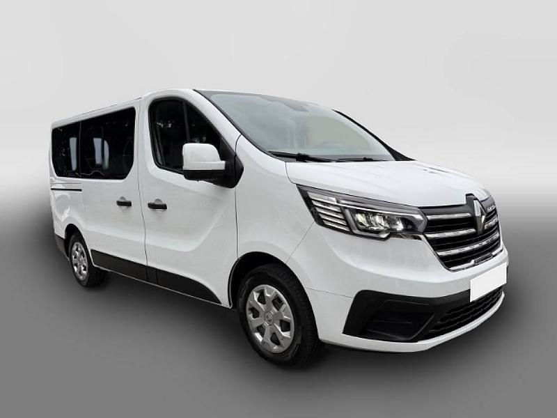 Gebraucht Renault Trafic Life 150 PS (110 kW) 2023 Weiß Van / Kleinbus