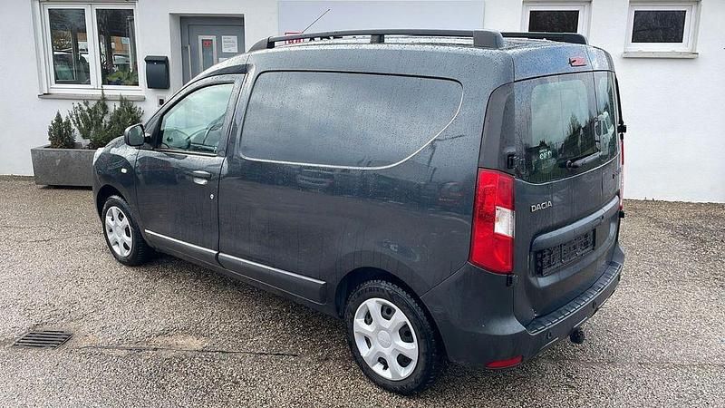 Usata Dacia Dokker 114 CV (83 kW) 2017 Grigio Monovolume