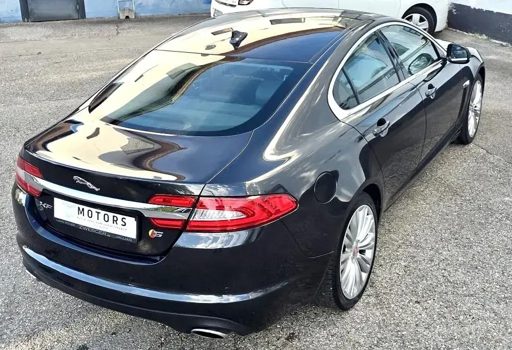 Gebraucht Jaguar XF S 241 PS (177 kW) 2015 Grau Limousine