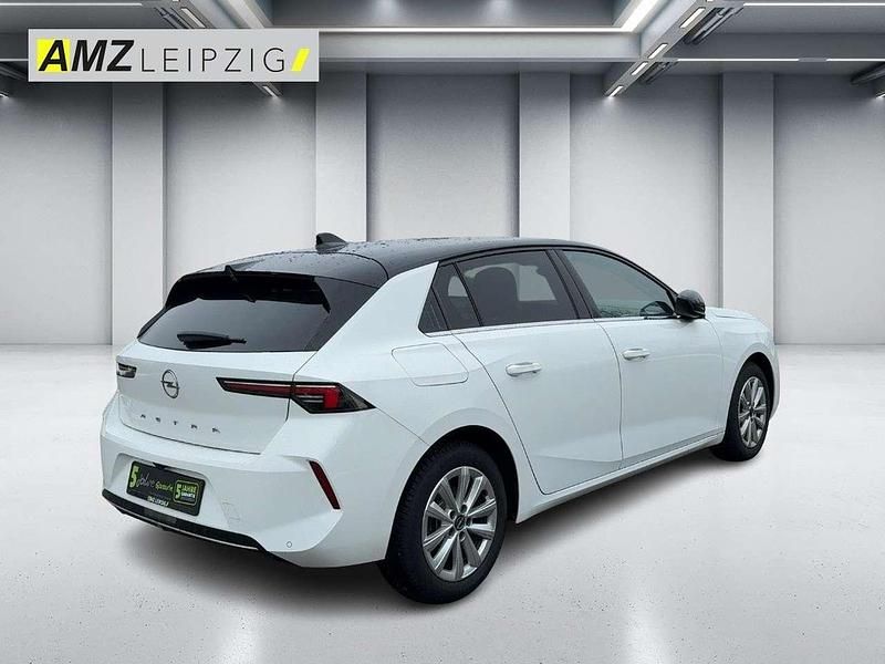 Gebraucht Opel Astra Elegance 131 PS (96 kW) 2023 Jade weiss/arktis weiss Limousine