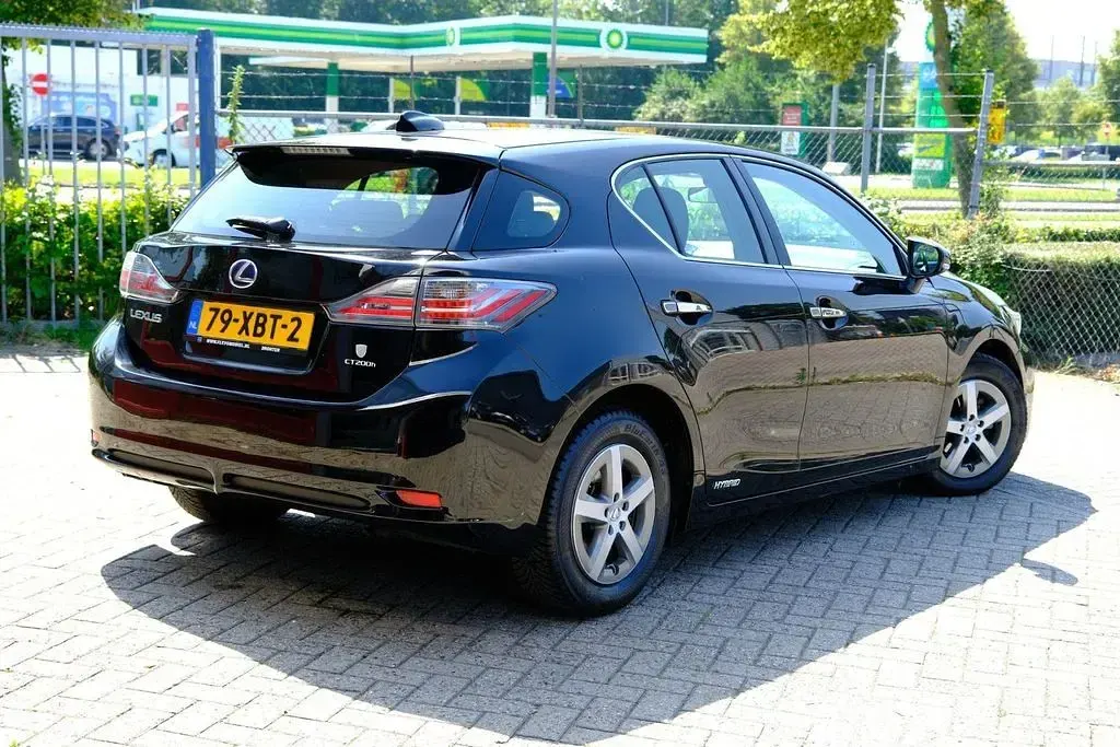 Gebraucht Lexus CT200h 99 PS (72 kW) 2012 Schwarz Limousine