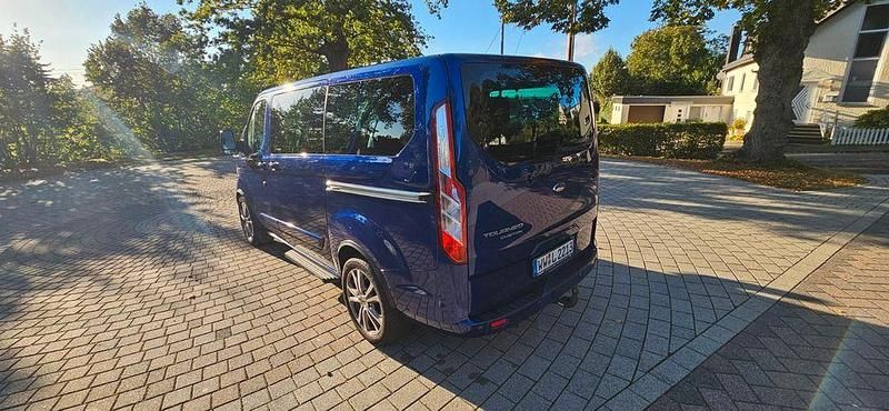 Blau Gebraucht 2016 Ford Transit Van / Kleinbus | 14.950 € (Etwas zu teuer) - Bild 1/4