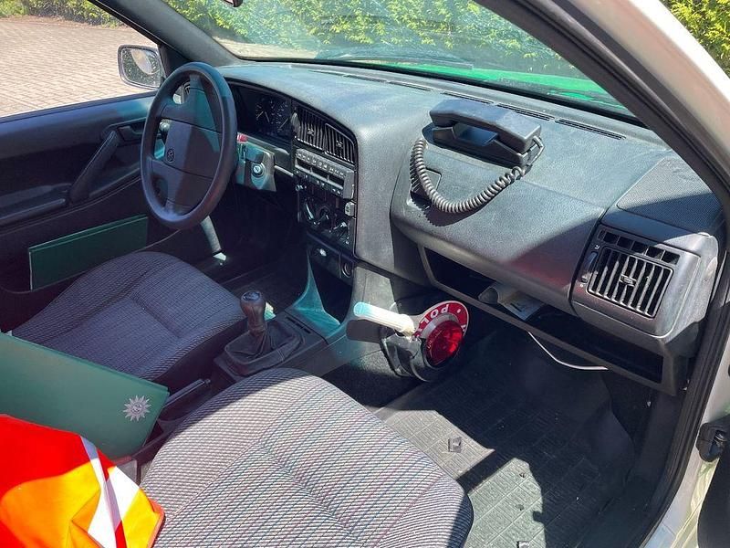 Gebraucht VW Passat 90 PS (66 kW) 1992 Weiß Limousine
