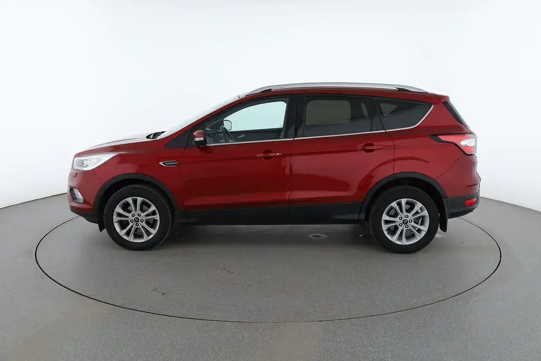 Gebraucht Ford Kuga Titanium 150 PS (110 kW) 2019 Rot SUV