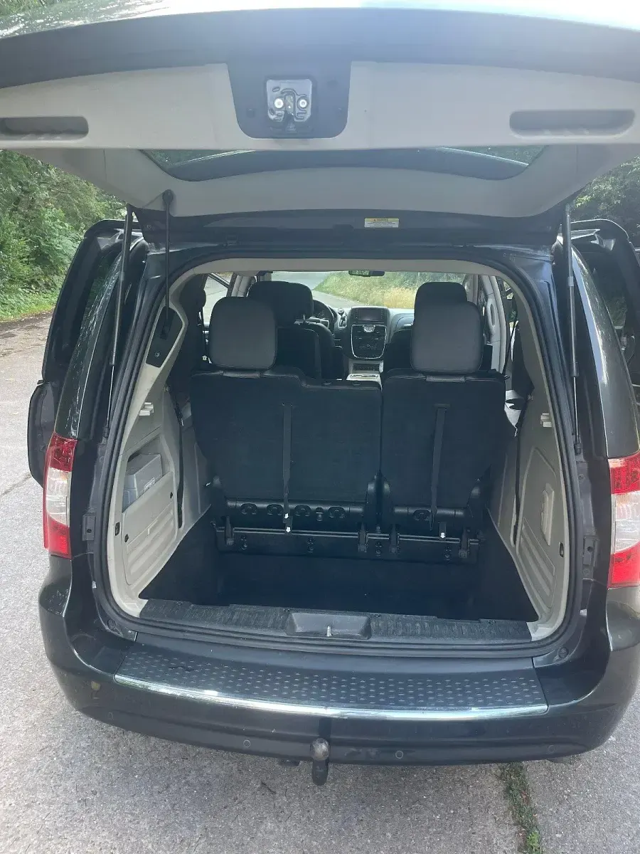 Gebraucht Lancia Voyager 163 PS (119 kW) 2012 Grau Van / Kleinbus