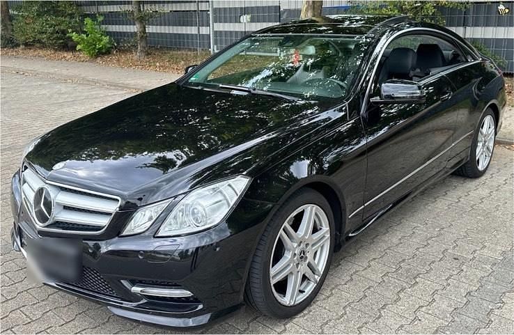 Gebraucht Mercedes E350 AMG 306 PS (225 kW) 2012 Schwarz Coupé