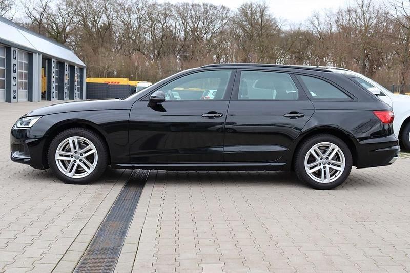 Używany Audi A4 Premium 163 KM (119 kW) 2021 Czarny Kombi