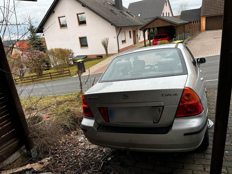 Gebraucht Suzuki Liana 85 PS (62 kW) 2004 Grau Limousine