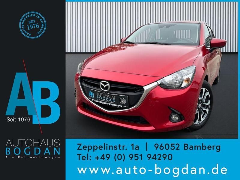 Rubinrot (metallic) Gebraucht 2017 Mazda 2 Nakama Limousine | 12.990 € (Fairer Preis) - Bild 1/4