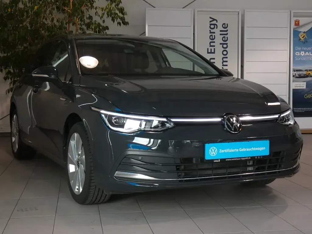 Gebraucht VW Golf VIII Style 150 PS (110 kW) 2024 Uranograu Limousine