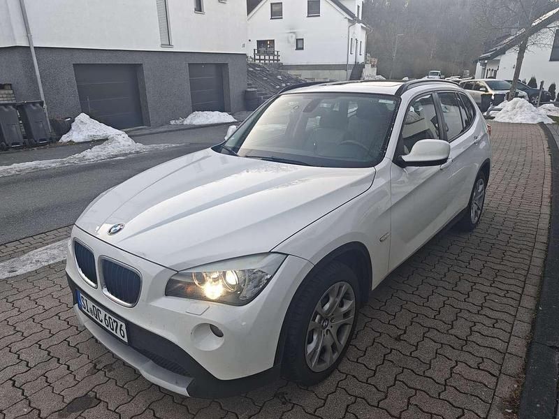 Weiß Gebraucht 2012 BMW X1 SUV | 8.990 € (Fairer Preis) - Bild 1/4