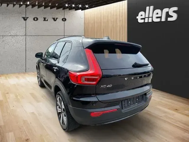 Gebraucht Volvo XC40 Plus 169 kW (231 PS) 2023 Schwarz SUV