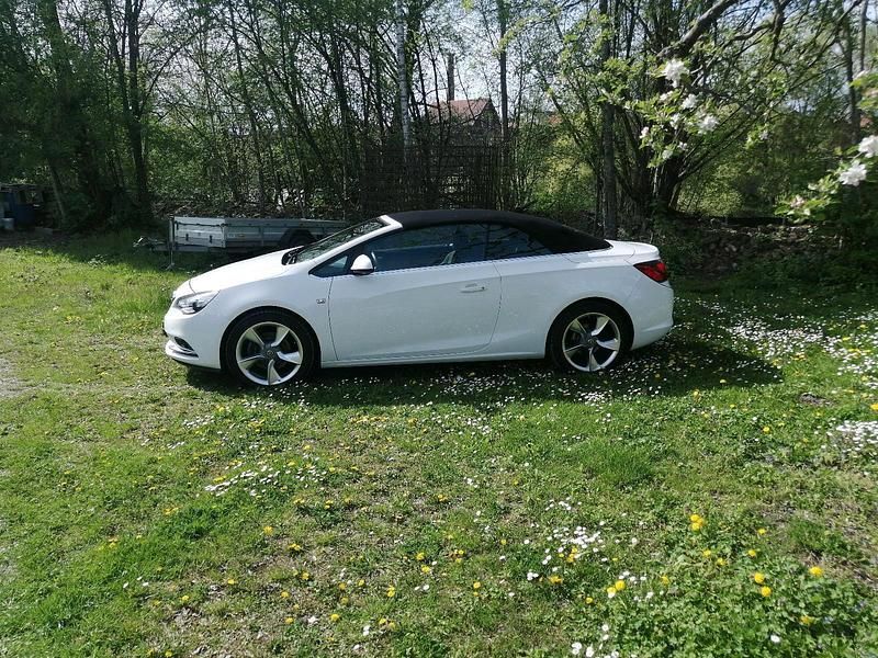 Gebraucht Opel Cascada 140 PS (102 kW) 2014 Weiß Cabrio