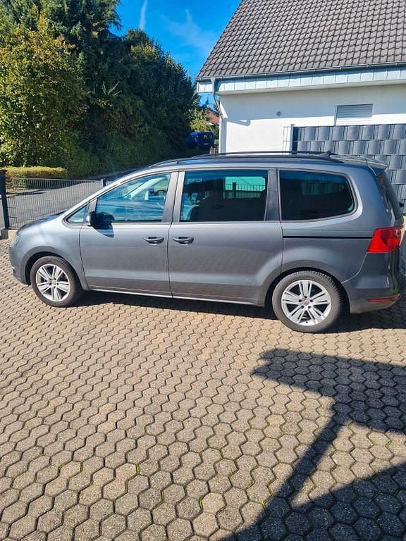 Grau Gebraucht 2013 Seat Alhambra Ecomotive Van / Kleinbus | 10.500 € (Guter Preis) - Bild 1/4