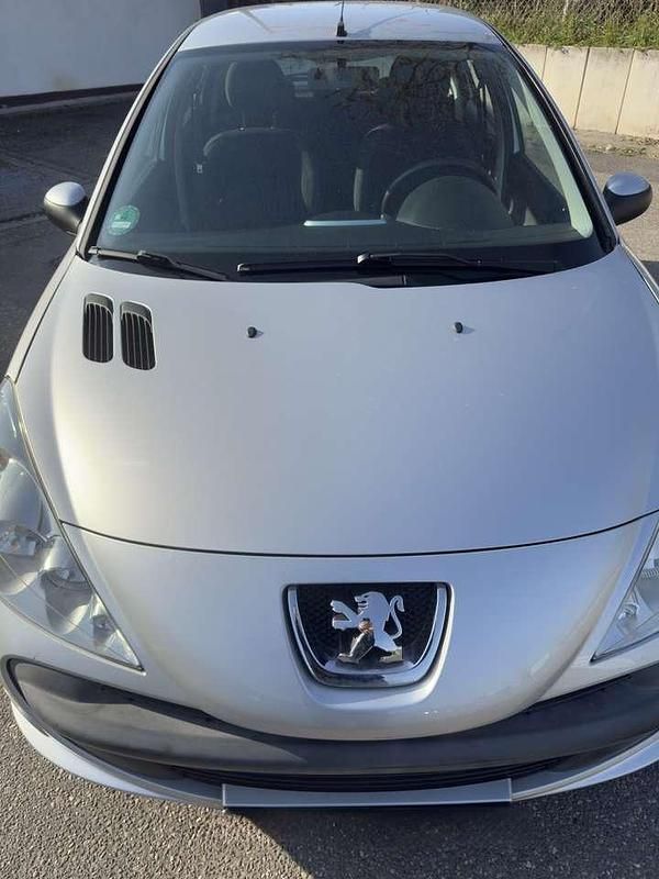 Gebraucht Peugeot 206+ 60 PS (44 kW) 2011 Kleinwagen